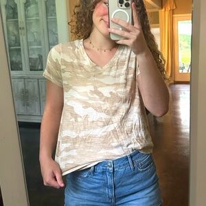 🌼 Old Navy Cream Camo Shirt